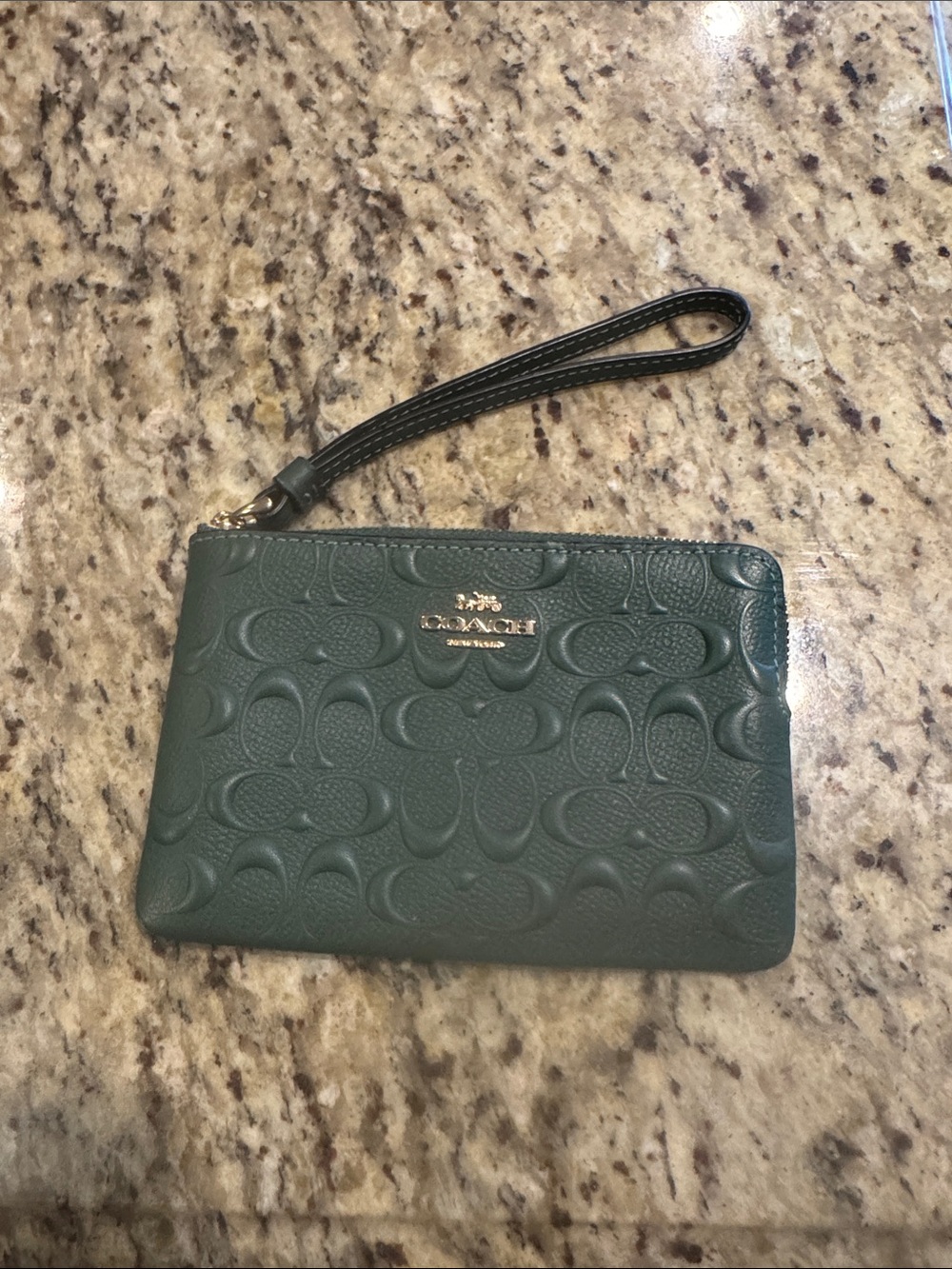 Coach Green Signature-Embossed Pebbled Leather Wristlet/like new